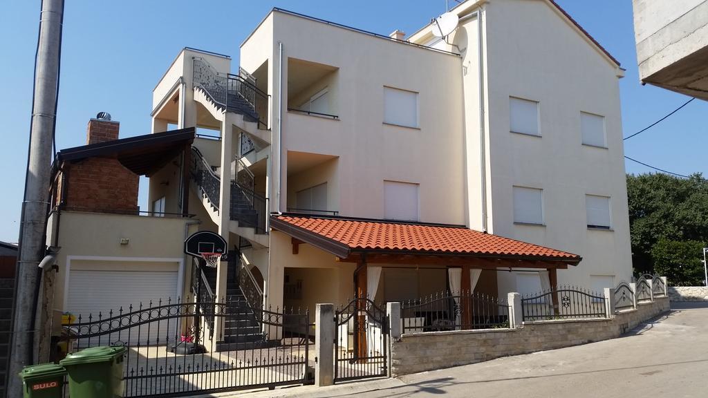 Apartmani Maksan Pakoštane 外观 照片